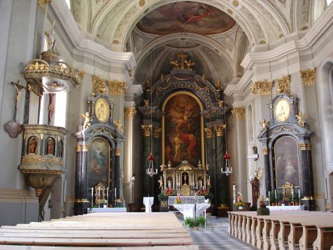 St. Johann Pfarrkirche innen