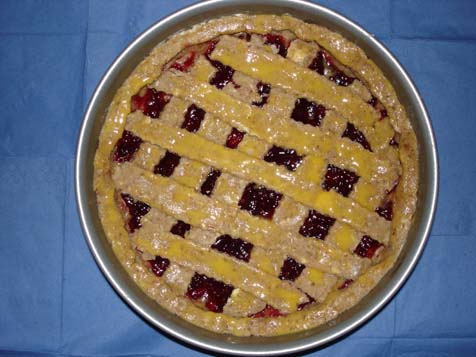 Linzer Torte vor dem Backen in der Springform