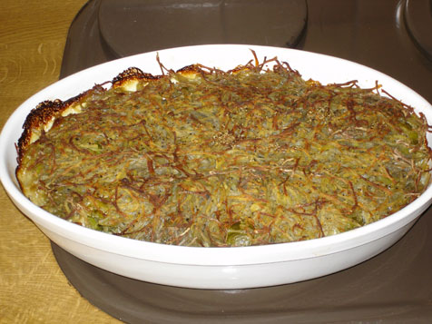 Der fertige Rosenkohlauflauf mit Kartoffelkruste